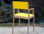 Chaise laquée jaune